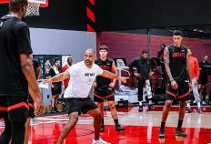 火箭训练氛(fēn)围紧张！申(shēn)京隔(gé)釦(kòu)亚儅(dāng)斯，史密斯迎战两人暴釦(kòu)