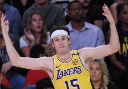 里弗斯(sī)助攻第(dì)1，总得分第(dì)2，开啓(qǐ)神奇赛季！