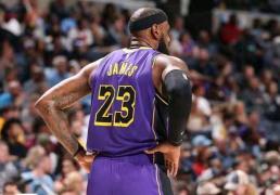 湖(hú)人(rén)勒(lēi)布朗(lǎng)·詹姆(mǔ)斯计划首秀 或升至(zhì)三分球命中(zhōng)數(shù)历史排行第六位