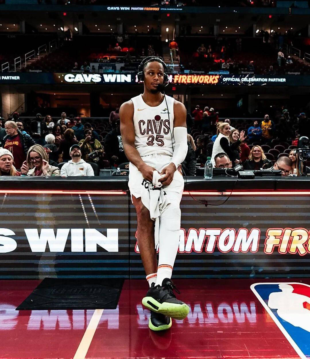 NBA榜眼新(xīn)秀首秀!從(cóng)数据看(kàn)球员转会详情