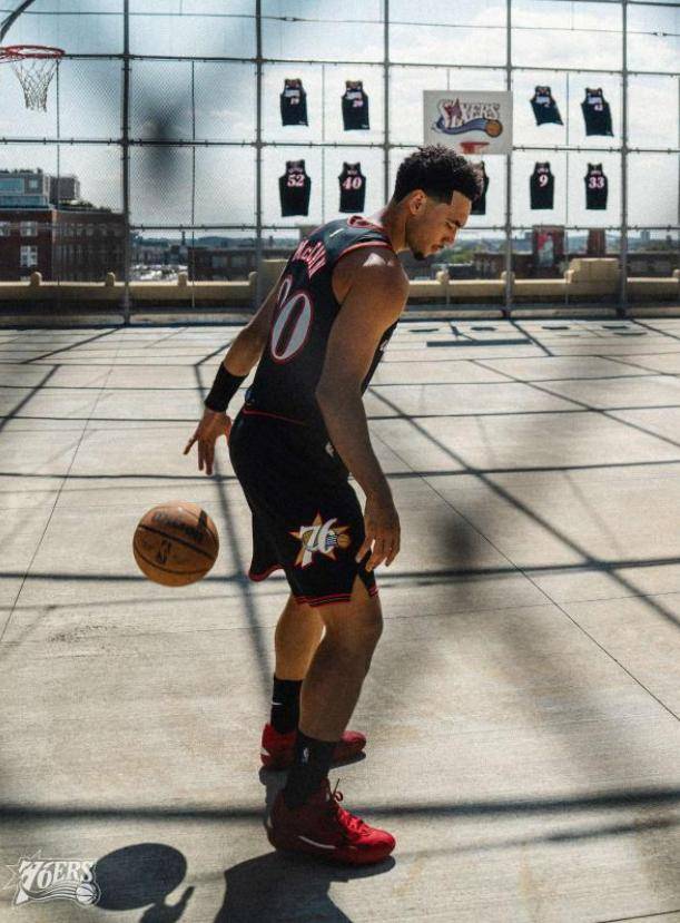 费城76人队发布2025/26赛季經(jīng)典(diǎn)球衣(yī)