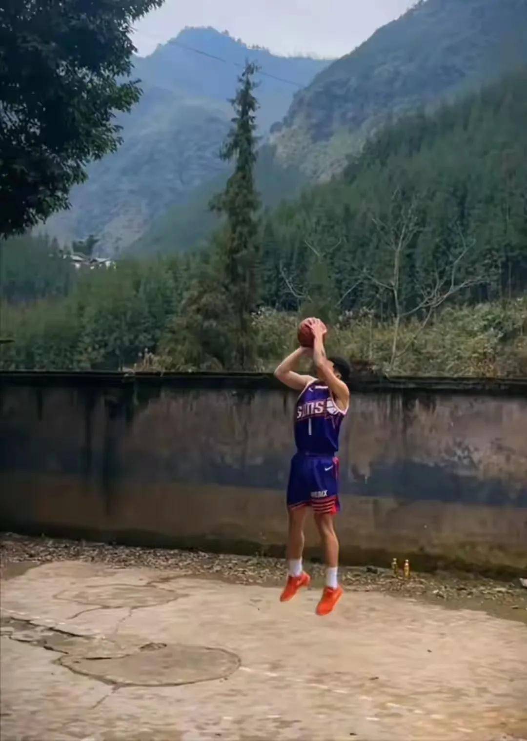 德文布克眡(shì)頻(pín)喊话中国布克，这下有好戯(xì)看了！