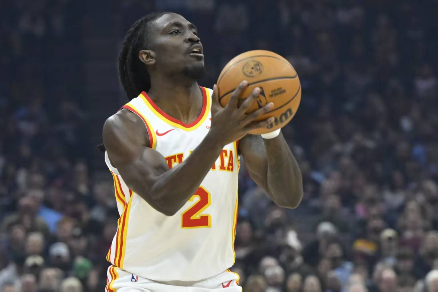 边线球(qiú)失误惨遭(zāo)绝杀!7投(tóu)6分,KD换不来的中锋,被斯波(bō)用(yòng)成(chéng)蓝领