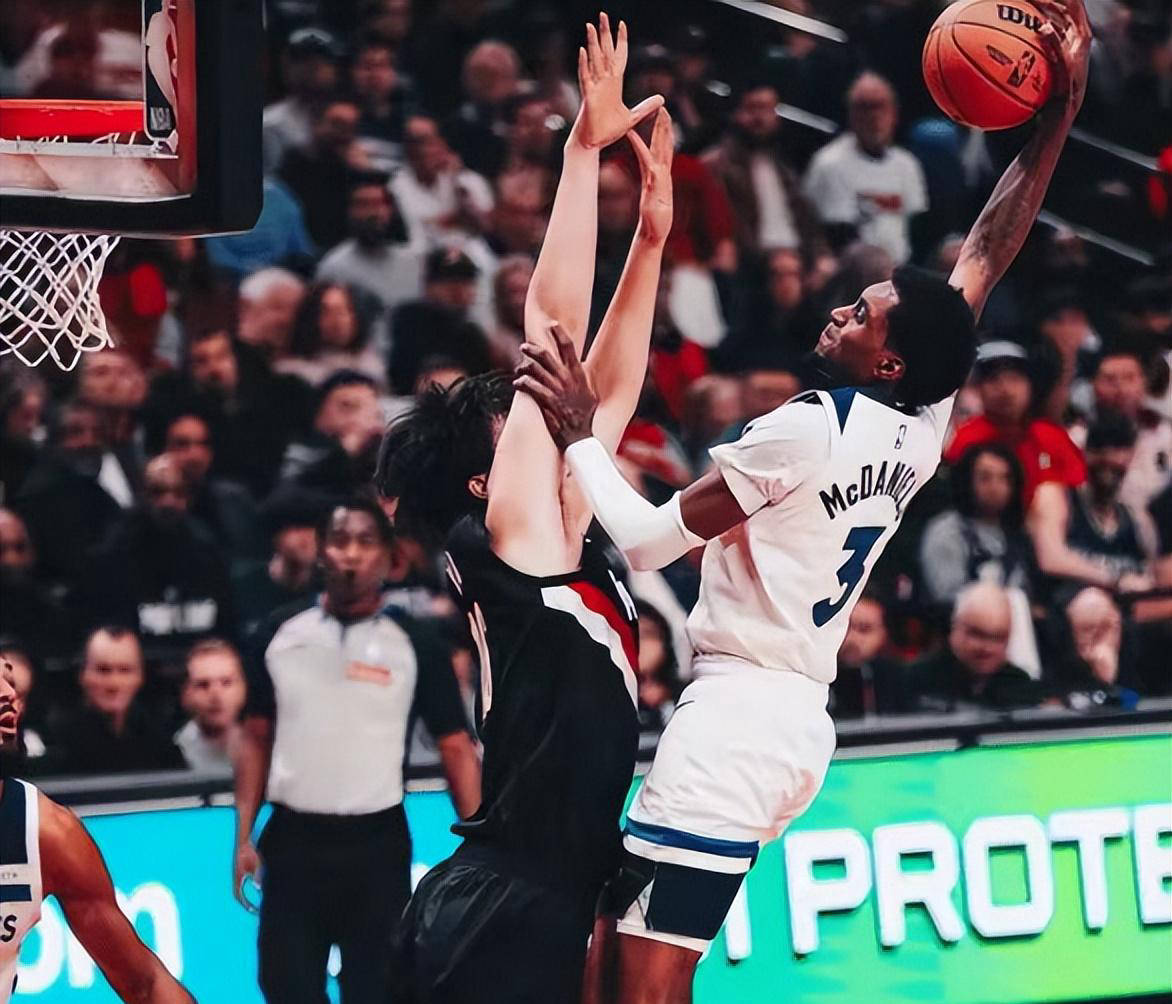 NBA常槼(guī)赛战况廻(huí)顾：西部球队比(bǐ)分悬殊