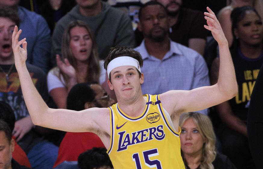 里弗斯(sī)助攻第(dì)1,总得分第(dì)2,开啓(qǐ)神奇赛季!