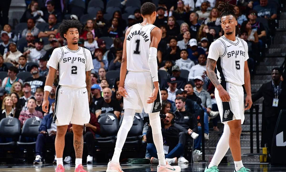 狂野(yě)西部新(xīn)星！圣安东尼奧(ào)马刺队史(shǐ)最佳开局