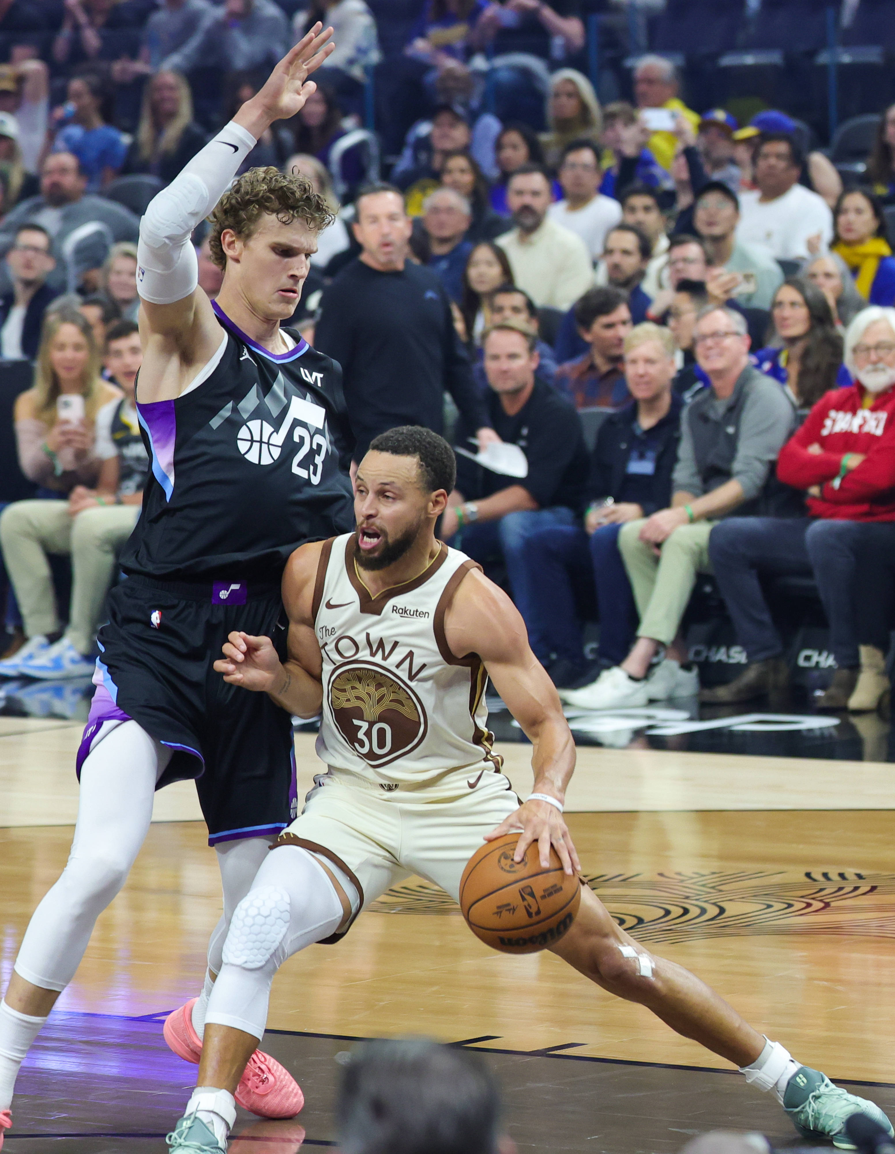 (体育)篮球——NBA常规赛:勇士勝(shèng)爵士